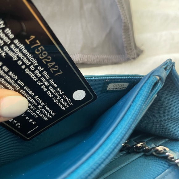 Authentic CHANEL Patent CC Logo Wallet On Chain WOC Blue/Teal - Picture 6 of 7